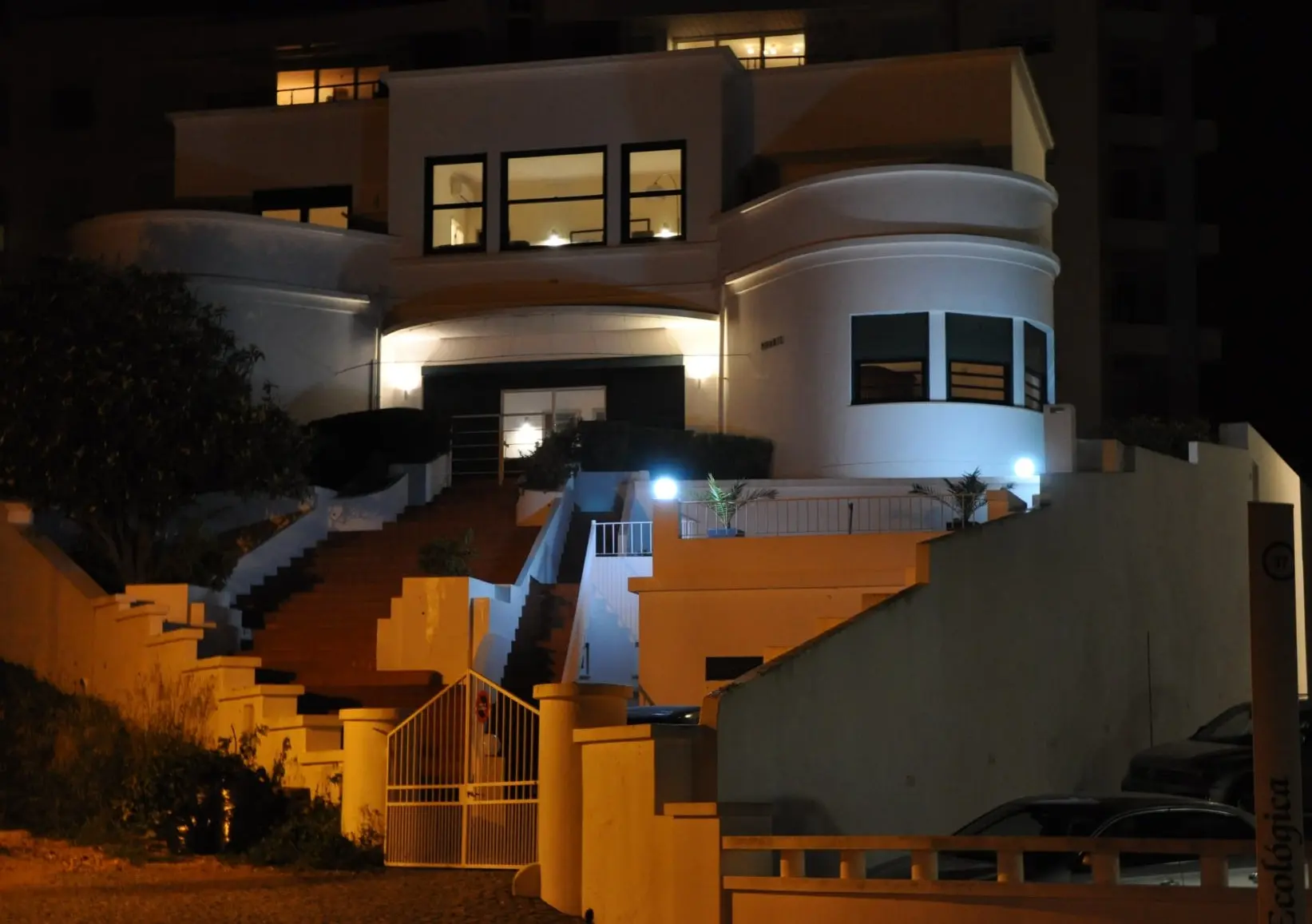 Vila Mirante at dusk, seen from Praia da Rocha